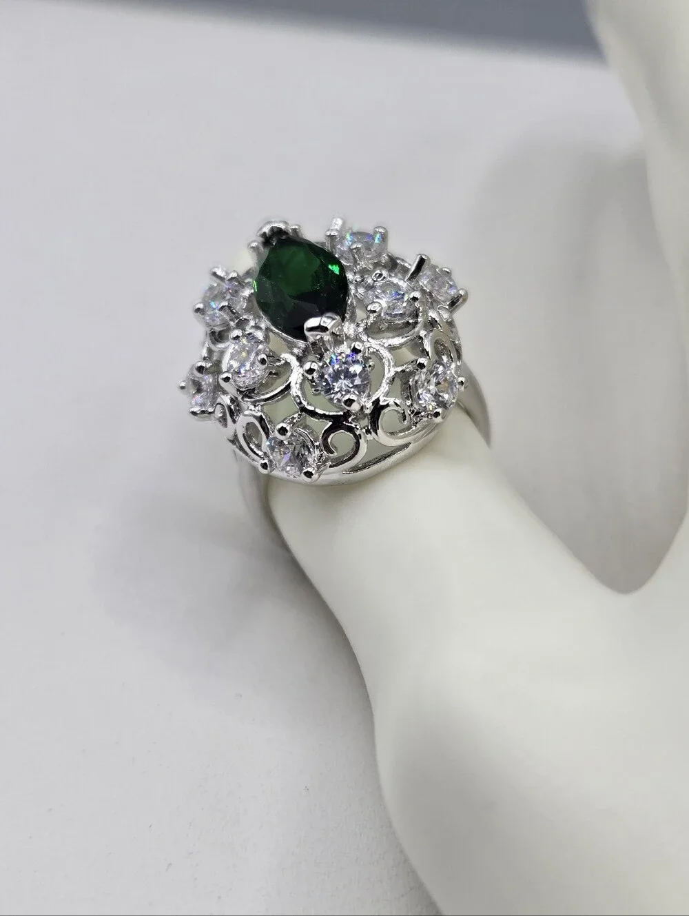 Swarovski Crystal Elements Silver Statement Ring Emerald Green Size 8 Marquise